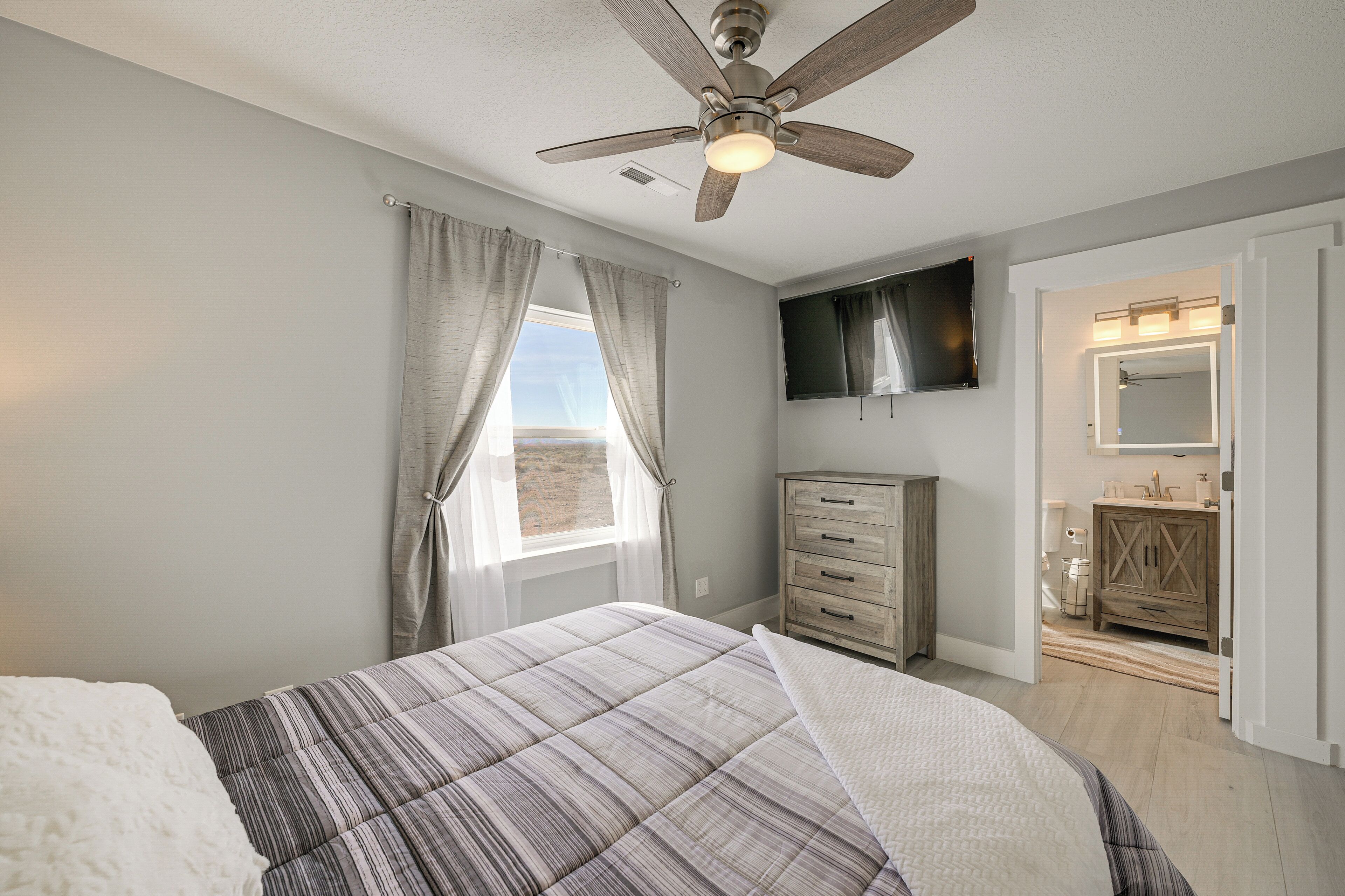 House (2 Bedrooms) | Interior