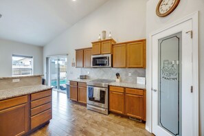 House (4 Bedrooms) | Interior - Near Powers Corridor & Bases! Spacious Family Home (Colorado Springs)