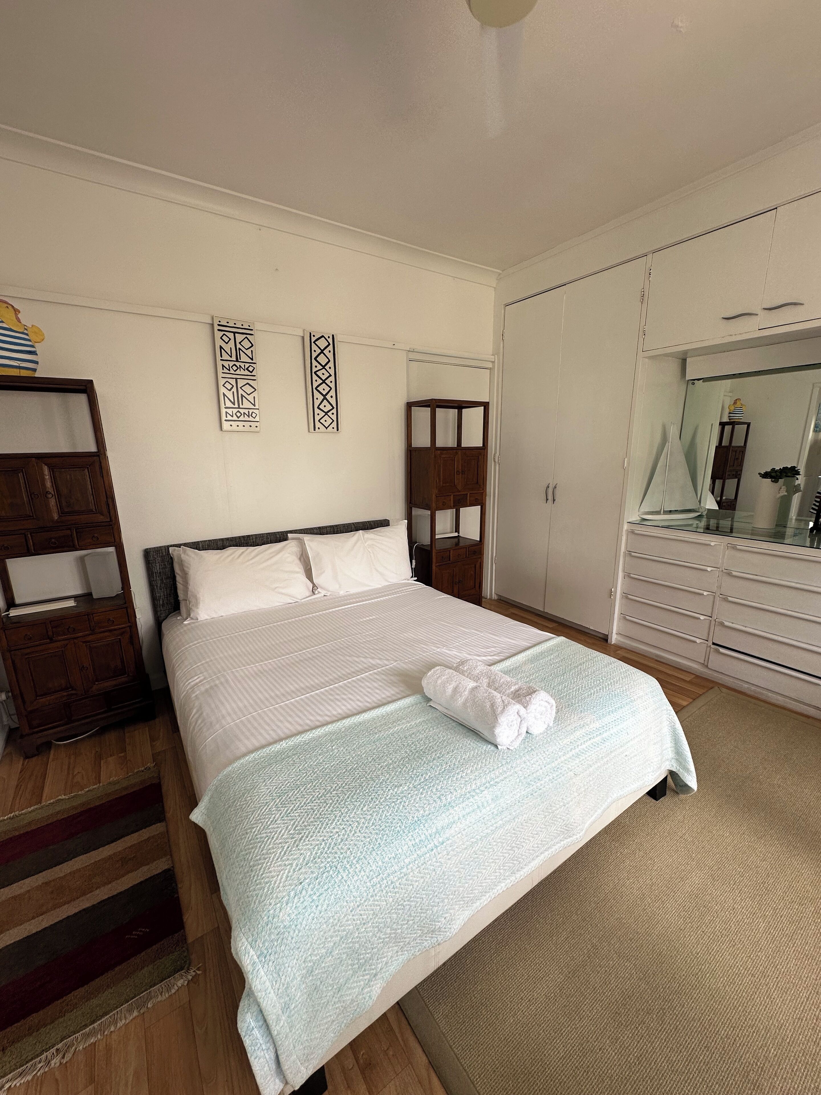 1 dormitorio y ropa de cama