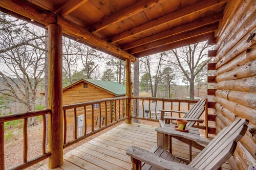 Hike, Play On-site: Eureka Springs Cabin Near Dtwn