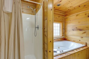 House (0 Bedroom) | Interior - Hike, Play On-site: Eureka Springs Cabin Near Dtwn (Eureka Springs)
