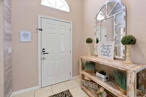 Interior - 5 Star Home in Florida | Family & Pet Friendly (Davenport)
