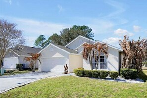 Exterior - 5 Star Home in Florida | Family & Pet Friendly (Davenport)
