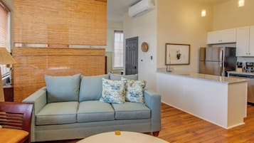 Apartment (0 Bedroom) | Interior