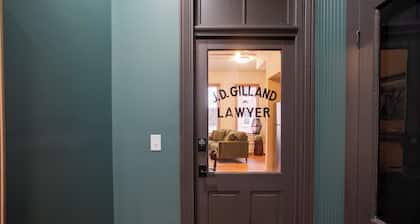 Great for Med Professionals! Dtwn Florence Condo