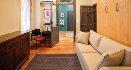 Downtown Business Hub! Walkable Condo in Florence