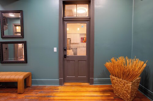 Downtown Business Hub! Walkable Condo in Florence