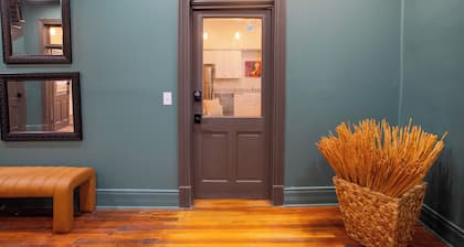 Downtown Business Hub! Walkable Condo in Florence