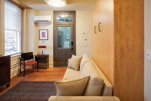 Apartment (0 Bedroom) | Interior - Downtown Business Hub! Walkable Condo in Florence (Florence)