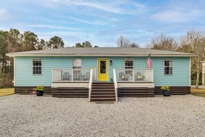 Front of property - 'sea La Vie' Coastal Getaway Steps From the Beach (Waveland)