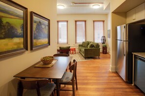 Interior - Great for Med Professionals! Dtwn Florence Condo (Florence)