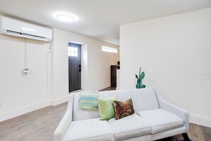 Apartment (0 Bedroom) | Interior - Stay in the Heart of Florence! Walkable Studio (Florence)