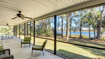 House (4 Bedrooms) | Front of property