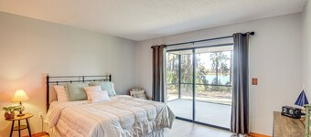 Lake Smith Getaway w/ Dock: Families Welcome!