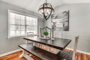 House (3 Bedrooms) | Interior