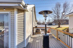 House (4 Bedrooms) | Interior - Spacious & Family Friendly! Lincoln Home w/ Deck (Lincoln)