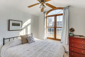 House (4 Bedrooms) | Interior - Spacious & Family Friendly! Lincoln Home w/ Deck (Lincoln)