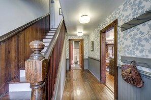 House (4 Bedrooms) | Interior - 3+ Picturesque Acres! Historic Lexington Farmhouse (Lexington)