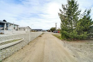 House (2 Bedrooms) | Interior - Walk to Loop Trail! East Wenatchee Basecamp (East Wenatchee)