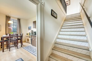 Apartment (3 Bedrooms) | Interior - Gateway to Adventure! Dtwn Toledo Home Near Hiking (Toledo)