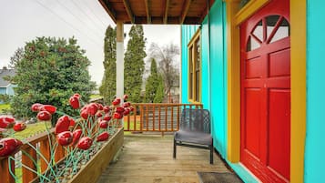 Apartment (3 Bedrooms) | Front of property