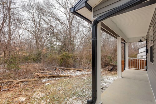 Downtown Ashland & Central Park! Fresh Condo