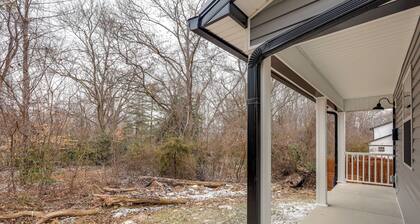 Downtown Ashland & Central Park! Fresh Condo