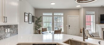 Bright & Modern! Family Home 11 Mi to Dtwn Tacoma