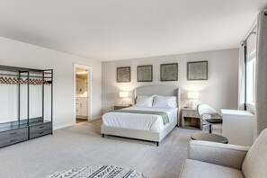 House (3 Bedrooms) | Interior - Bright & Modern! Family Home 11 Mi to Dtwn Tacoma (Tacoma)