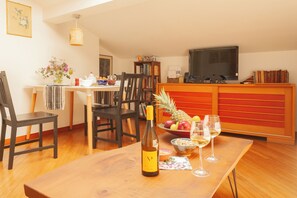 Dining - Sarpi 8 - Bright Bohemian Loft (Milano)