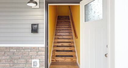 Explore Downtown Ashland! Cozy + New Apartment