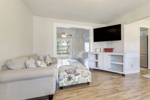 House (3 Bedrooms) | Interior - Suburban Family Home 18 Mi to Dtwn Charleston! (Ladson)