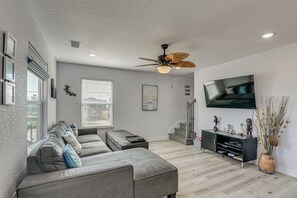 House (3 Bedrooms) | Interior - Walk to Surfside Beach: Coastal Family Retreat (Freeport)