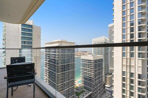 House - Silkhaus Modern 1bdr Marina Vista Private Beach (Dubai)