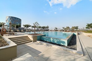 House, Accessible - Silkhaus Stylish 2bdr Emaar Tower Near Mall (Dubai)