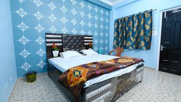 Deluxe Double Room, City View | Desk, free WiFi