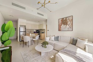 House, Accessible - Silkhaus Luxurious 1BR Downtown Burj Royale (Dubai)