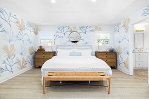 4 bedrooms, iron/ironing board, travel cot, WiFi - Coastal Luxury | Pool, Game Zones, Putting Green (Jacksonville Beach)