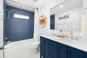 Shower, towels - Coastal Luxury | Pool, Game Zones, Putting Green (Jacksonville Beach)