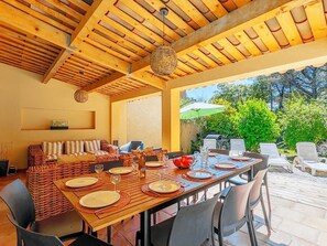 Outdoor dining - Villa with pool in Gassin (Gassin)
