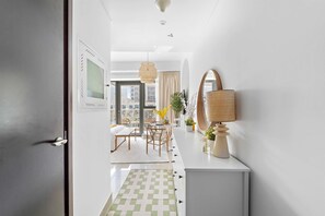 House, Accessible - Silkhaus Modern Studio Emaar Tower Balcony (Dubai)