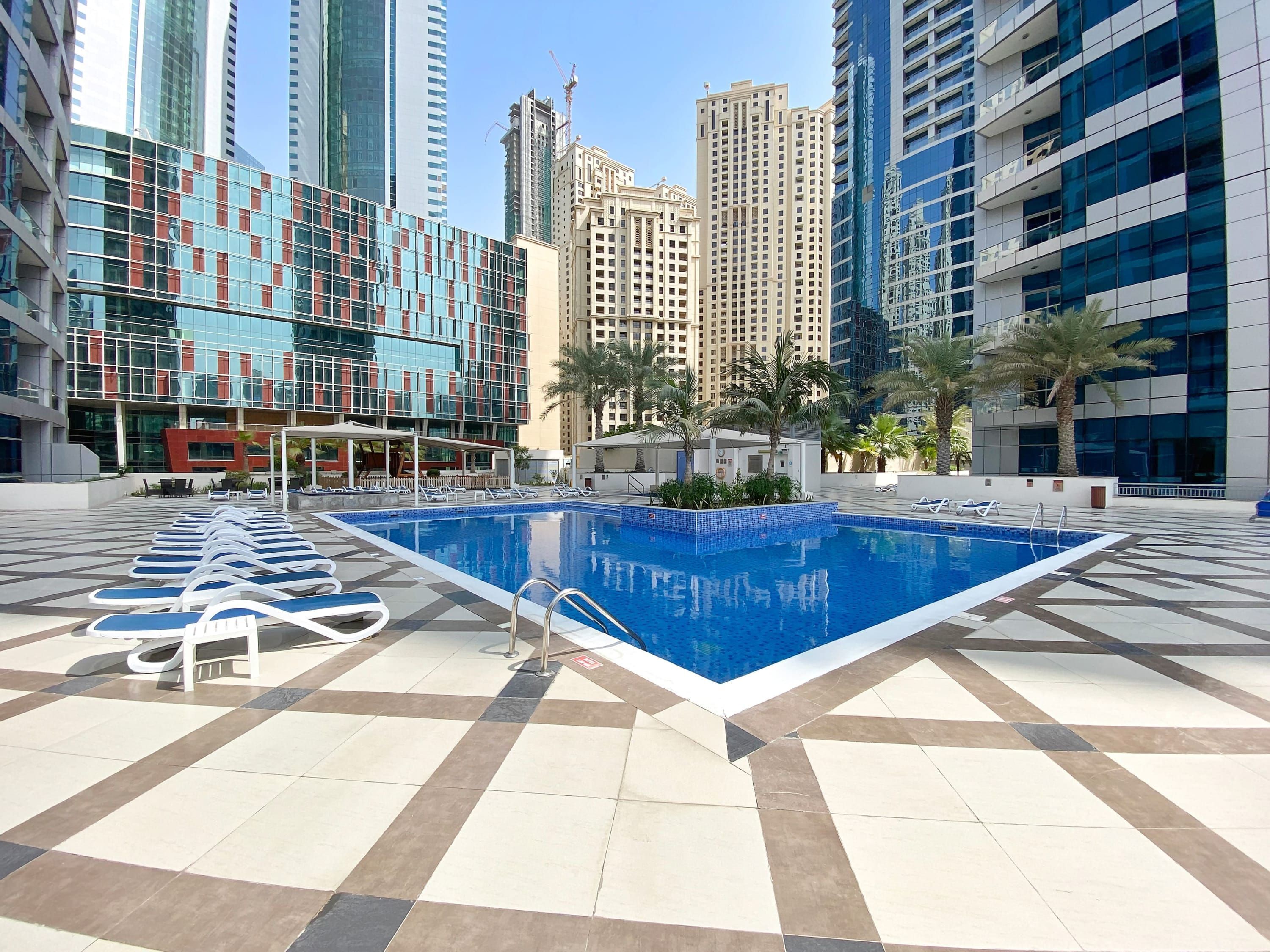 Estudio, con acceso para personas discapacitadas