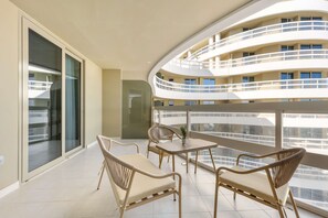 Apartemen, akses difabel | 2 kamar tidur dan internet