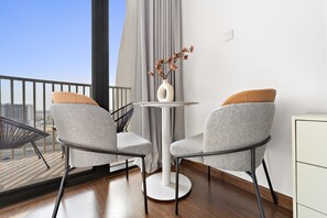 Studio, Accessible - Silkhaus Modern Studio Binghatti Pearl (Dubai)