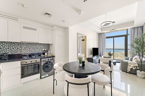 House, Accessible - Silkhaus Stylish 2bdr in Aykon Tower (Dubai)