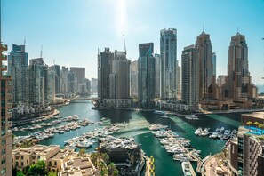 Apartment, Accessible | 4 bedrooms, Internet - Silkhaus Luxurious 3BR Maid Dubai Marina (Dubai)