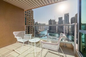 Apartment, Accessible | 4 bedrooms, Internet - Silkhaus Luxurious 3BR Maid Dubai Marina (Dubai)