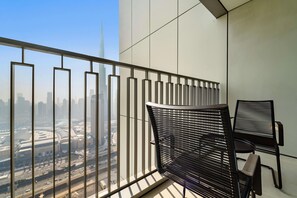 House, Accessible | 2 bedrooms, Internet - Silkhaus Luxury 2BR Emaar Tower Family Ideal (Dubai)
