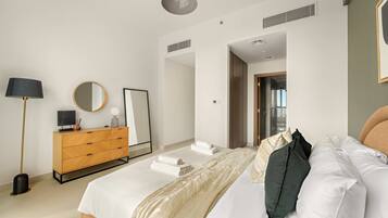 3 عدّة غرف نوم وخدمة الإنترنت