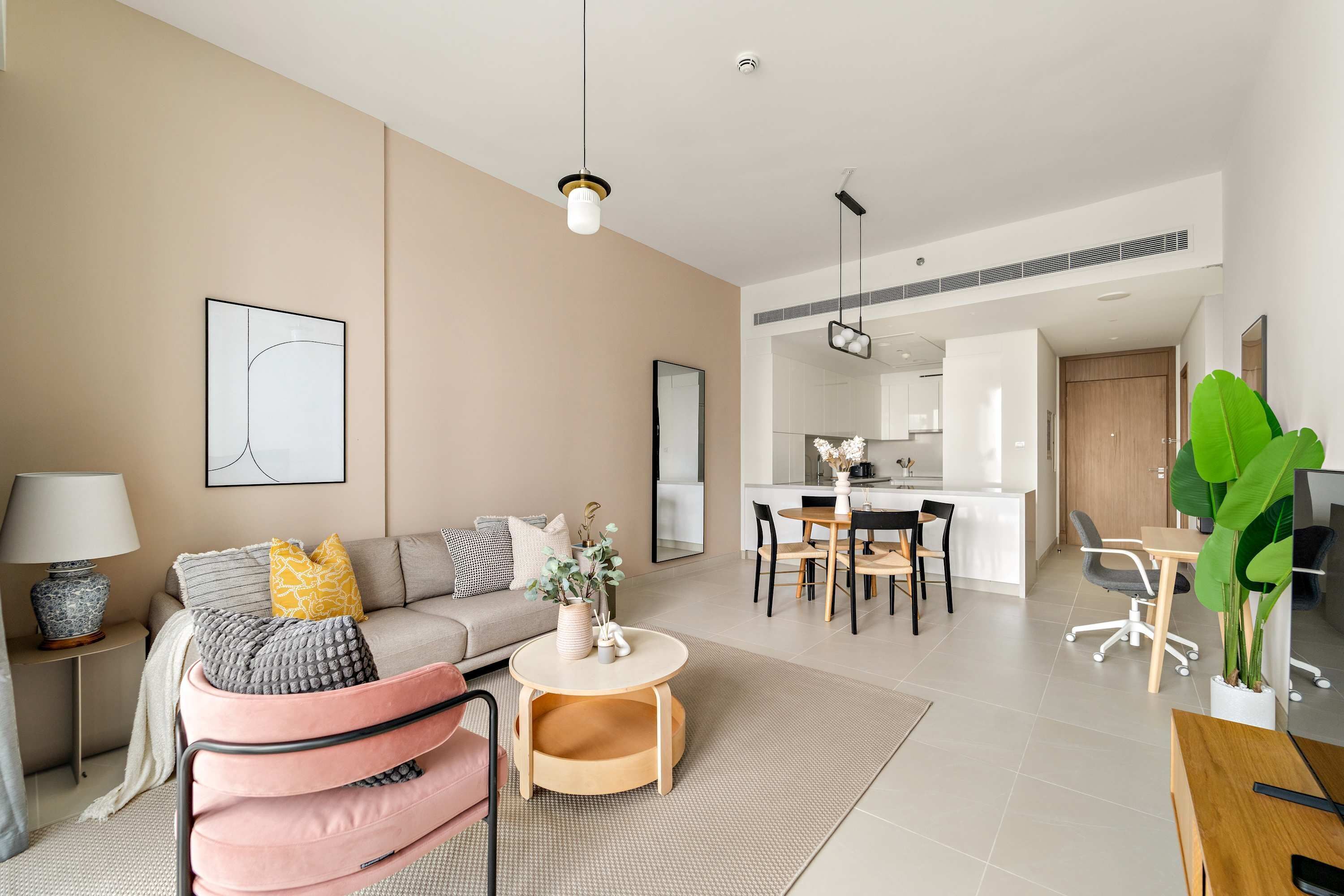 3 عدّة غرف نوم وخدمة الإنترنت